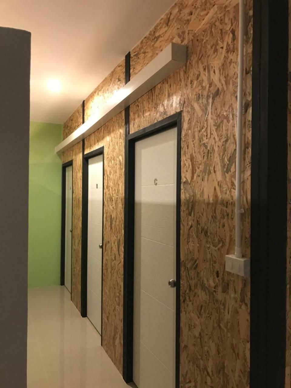 פאטאיה Baan Wararin Hostel מראה חיצוני תמונה