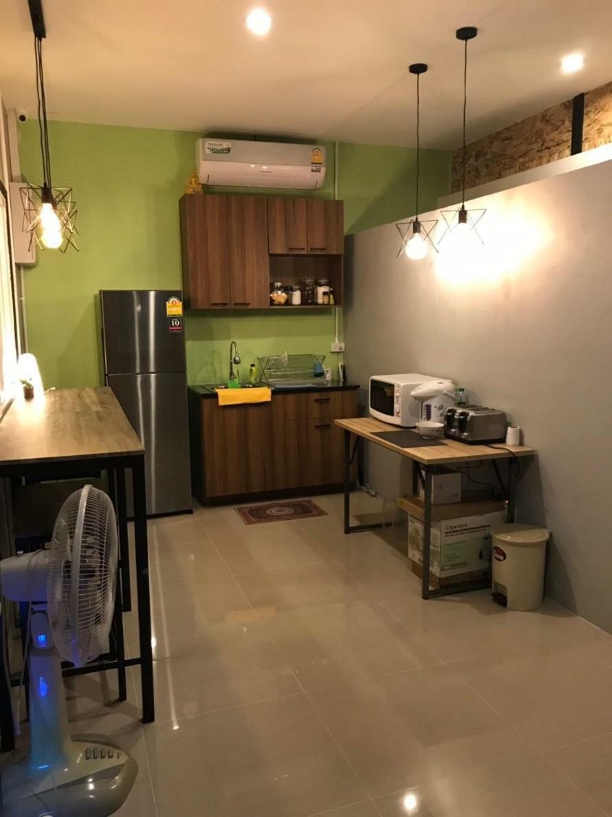 פאטאיה Baan Wararin Hostel מראה חיצוני תמונה